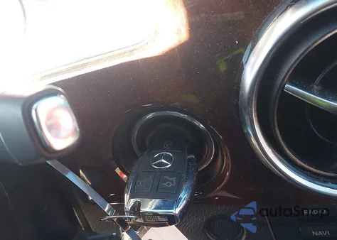 2014 Mercedes-Benz Glk 350 4Matic z USA, uszkodzony, nr VIN WDCGG8JB5EG331271